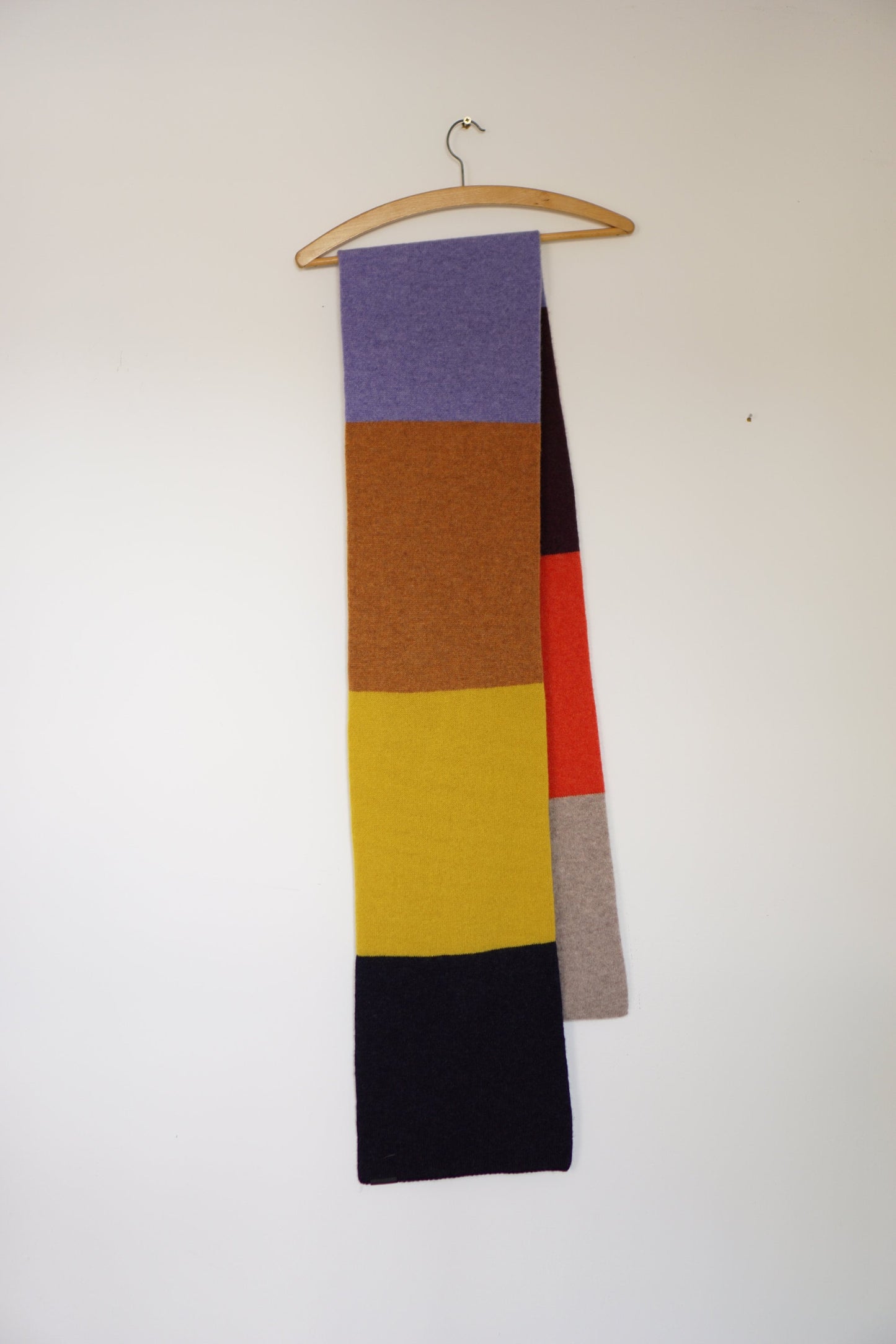 großer gestreifter Schal mit sieben Farben