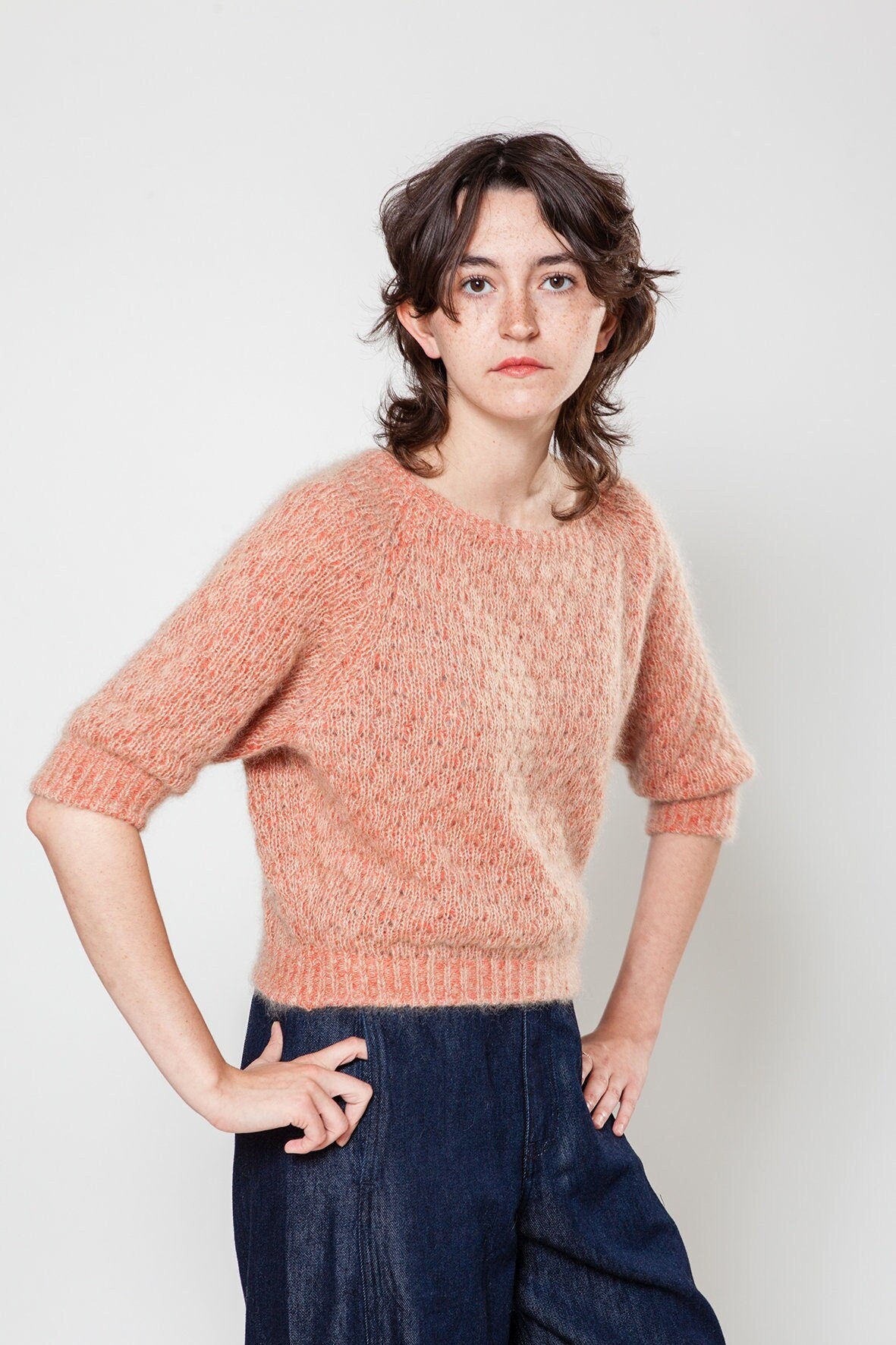 oversized Pullover gestrickt aus Mohair und Lammwolle, mit einer 3/4 Armlänge und weitem Ausschnitt